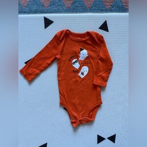 Carter’s|Baby gender neutral Orange Halloween Onesie bodysuit with ghosts BOO•6M